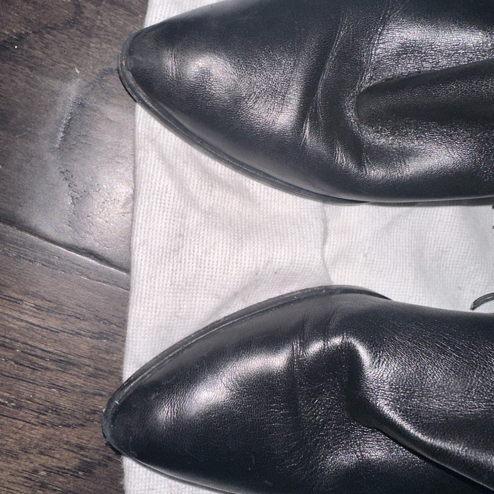 Good Condition Stuart Weitzman Booties - image 1